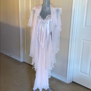 Neiman Marcus Lingerie Set: Gown and Robe NWT